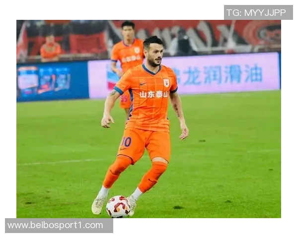 球队助教表示全员支持瓦科留队转会现象正常祝福瓦科未来发展