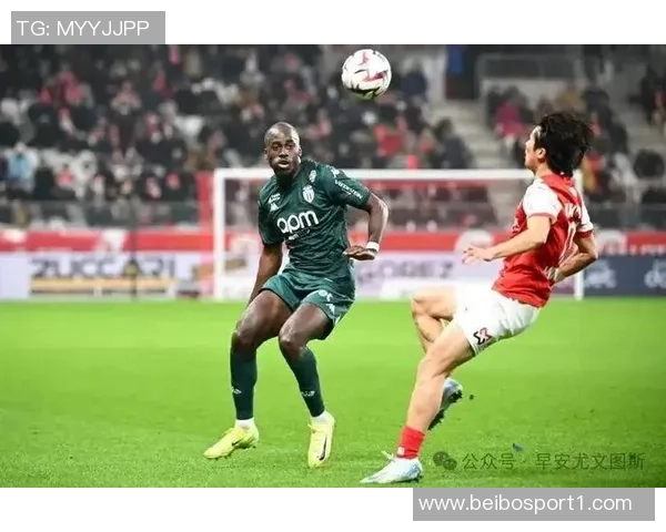 乌龙事件！图拉姆意外磕球阿塞拜疆门将失误助法国3-1领先