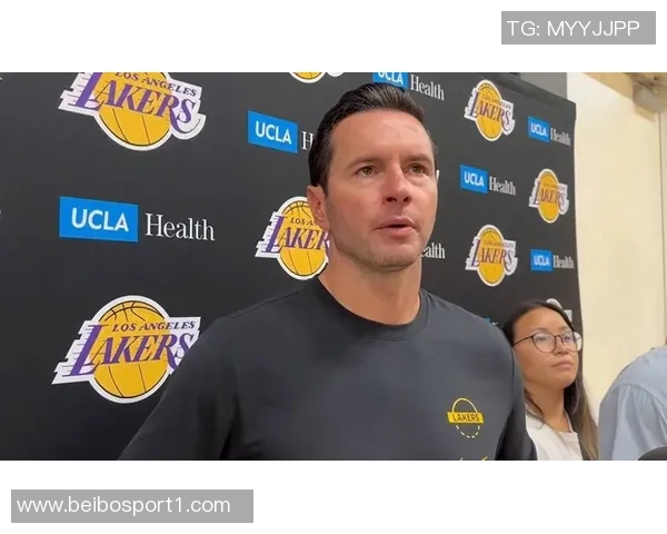 雷迪克谈詹姆斯首秀后肌肉酸痛情况并透露他今天全程参与训练